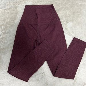 Born Primitive leggings size small - plum leopard print.